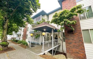 9100 Roosevelt Apartments