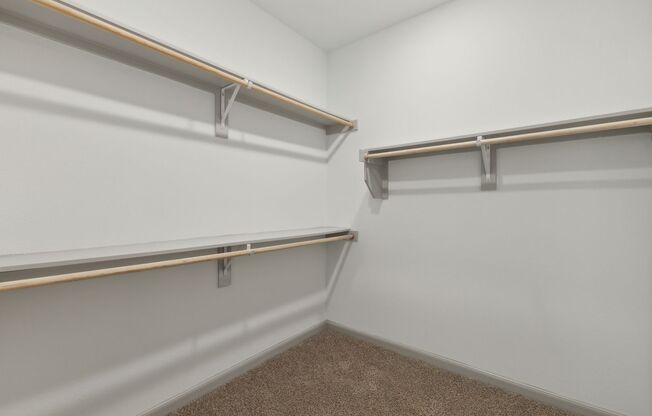 3 beds, 2 baths, 1,212 sqft, $2,343, Unit 5203