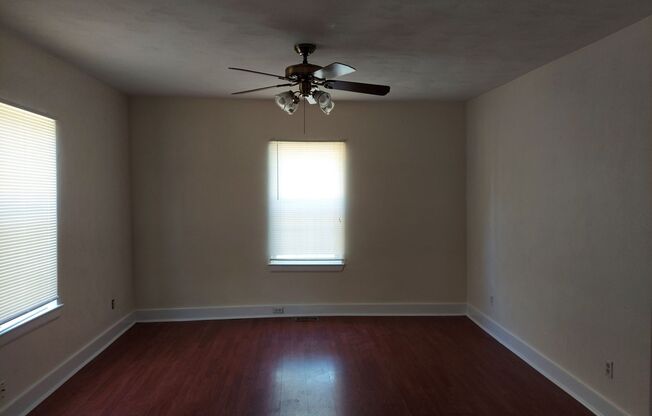 3 beds, 1 bath, $1,600