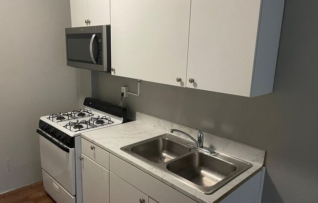 Studio, 1 bath, 404 sqft, $800, Unit E103