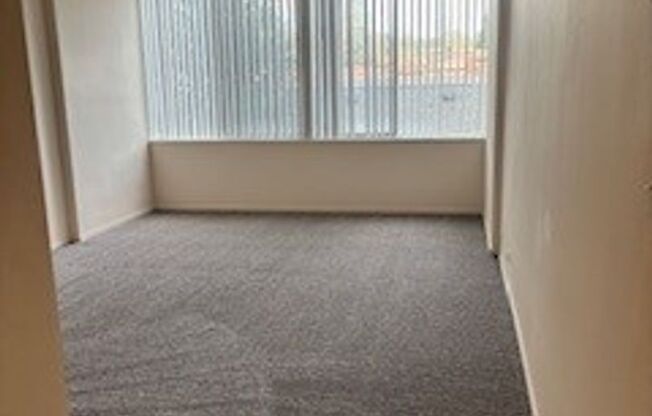 2 beds, 2 baths, 883 sqft, $1,675, Unit 213