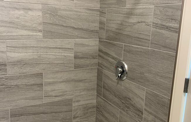 Studio, 1 bath, 740 sqft, $1,990, Unit 128