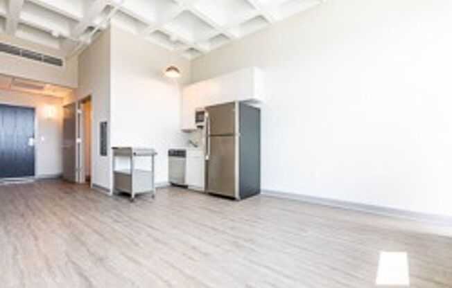 Studio, 1 bath, 370 sqft, $1,099, Unit 514