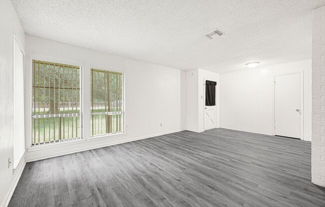 Tranquil Lakeside Living in Conroe!
