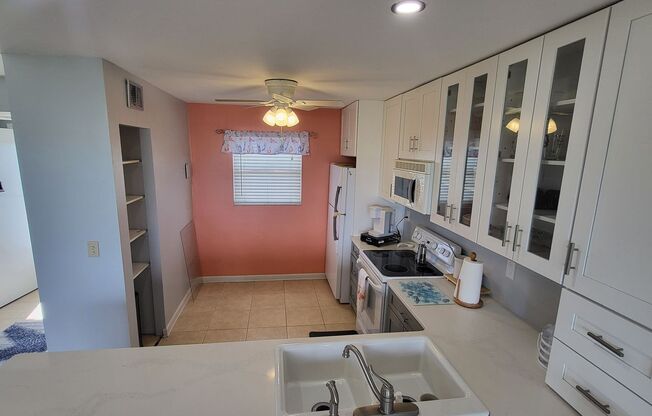 2 beds, 2 baths, $1,850, Unit Unit 603 A-A