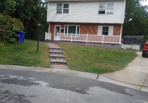 2810 BYRON CT