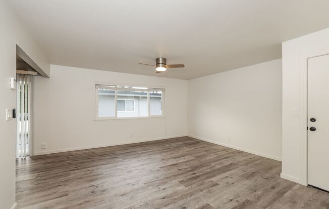 Sunnyvale Townhome with Private Fenced Backyard