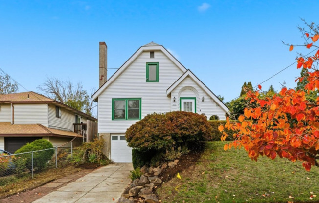 Discover Comfort & Charm in a Prime Location: 2BD/1B Single-Family Home!
