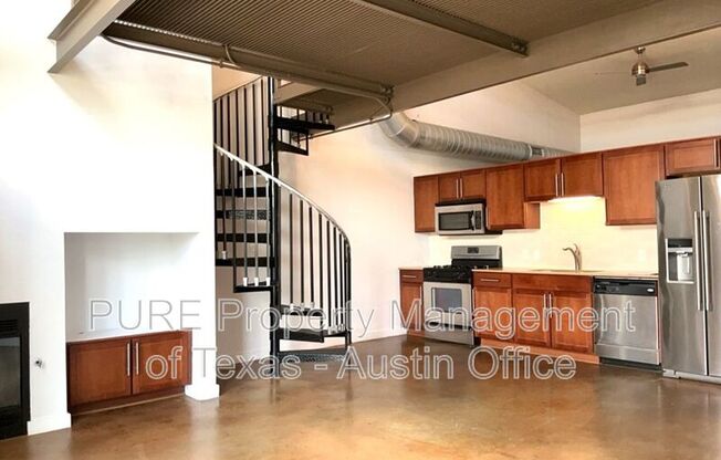 1601 E CESAR CHAVEZ ST