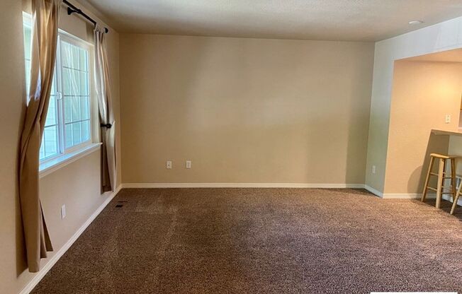 GREAT Roommate Layout - Townhouse with Central A/C