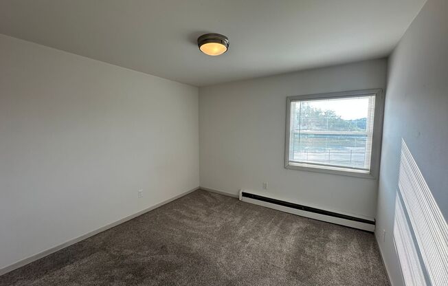 2 beds, 1 bath, $1,395, Unit 203