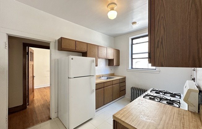 2428 Sawyer