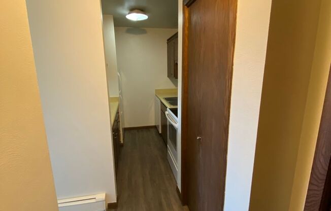 2 beds, 1 bath, 800 sqft, $1,250, Unit 5006-1