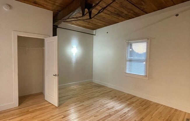 1 bed, 1 bath, 465 sqft, $1,200, Unit Apt 228