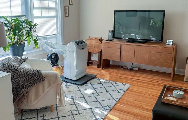 1 bed, 1 bath, 720 sqft, $1,975, Unit 1932-2