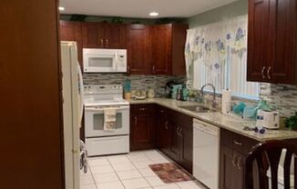 112 SE 30th Avenue, Boynton Beach, FL 33435