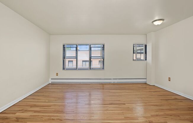 2 beds, 1 bath, 792 sqft, $1,985, Unit B408