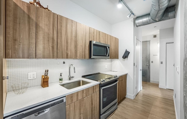 2 beds, 2 baths, 1,085 sqft, $3,900, Unit 201