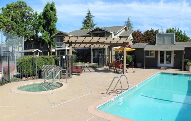 Hot Tub And Swimming Pool at Aspen Park Apartments, California, 95823