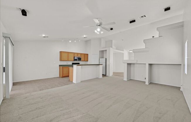 3 Bedroom with Pool in Gated Lynbrook