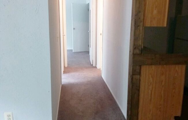 2 beds, 1 bath, 650 sqft, $1,095, Unit 3060-303