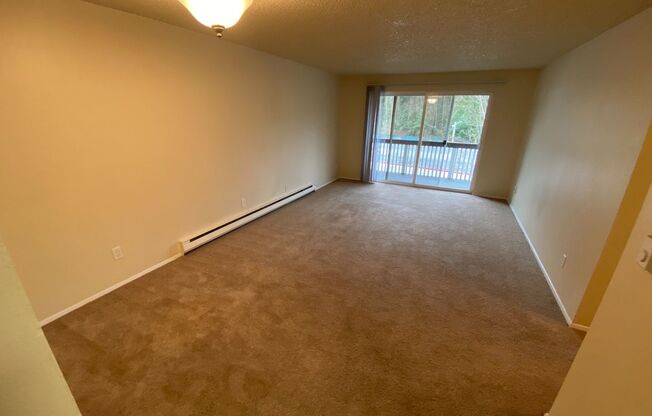 2 beds, 1 bath, 800 sqft, $1,995, Unit 405