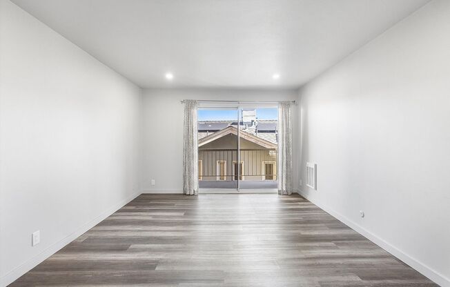 528 Merritt Ave #302 - 1 bedroom | 1 bath | Upper unit