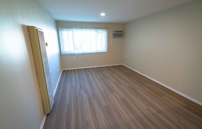 1 bed, 1 bath, 695 sqft, $1,898, Unit 320