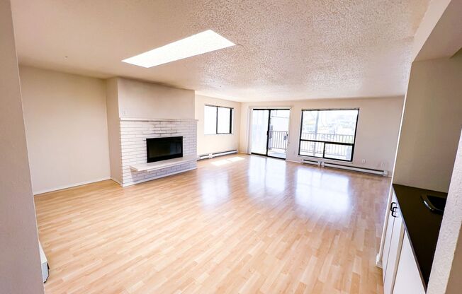 3 beds, 2 baths, 1,540 sqft, $4,895, Unit 400