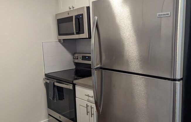 1 bed, 1 bath, 570 sqft, $3,000, Unit 1106