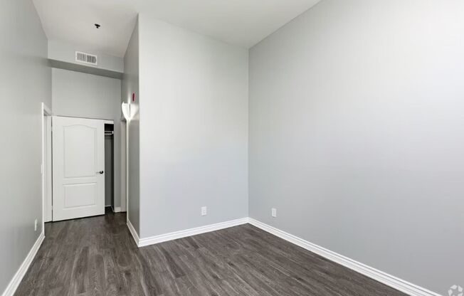 1 bed, 1 bath, 694 sqft, $2,195