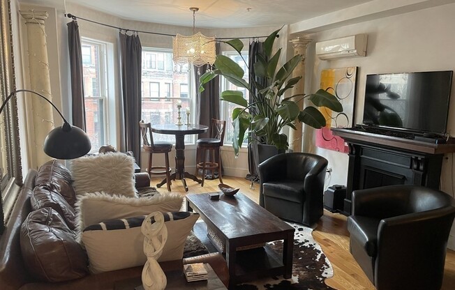 211 NEWBURY ST