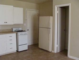 Studio, 1 bath, 324 sqft, $510, Unit B6