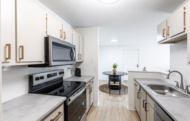 2 beds, 1 bath, 940 sqft, $1,375, Unit 05/01/8565