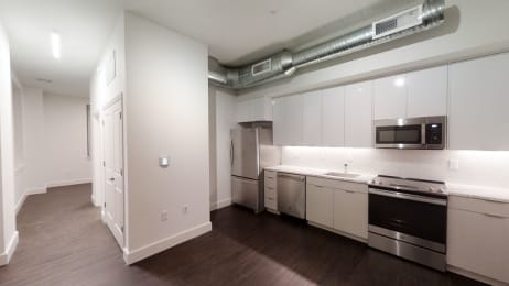 Studio, 1 bath, 475 sqft, $1,595