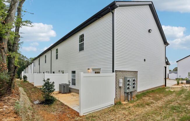 4 beds, 3 baths, 1,425 sqft, $1,795, Unit 201