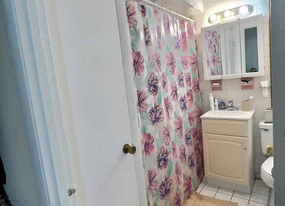 Studio, 1 bath, 306 sqft, $1,995, Unit 22