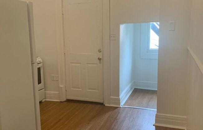 Studio/Efficiency in Downtown York - Video in Pictures