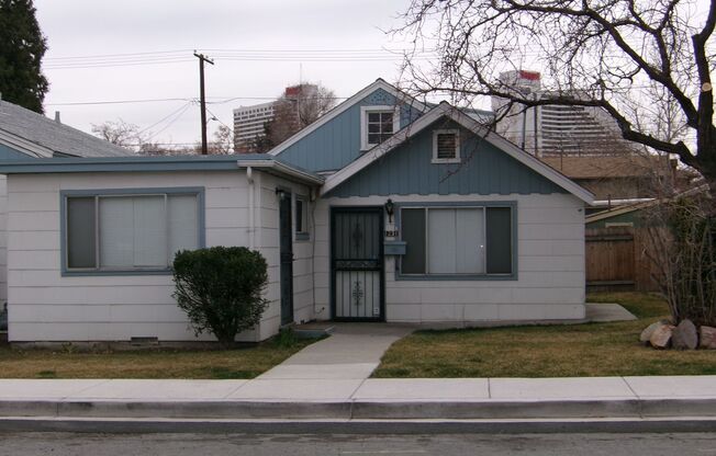 2 Bedroom, 1-1/2 Bath