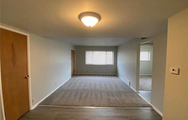 2 beds, 1 bath, 750 sqft, $965