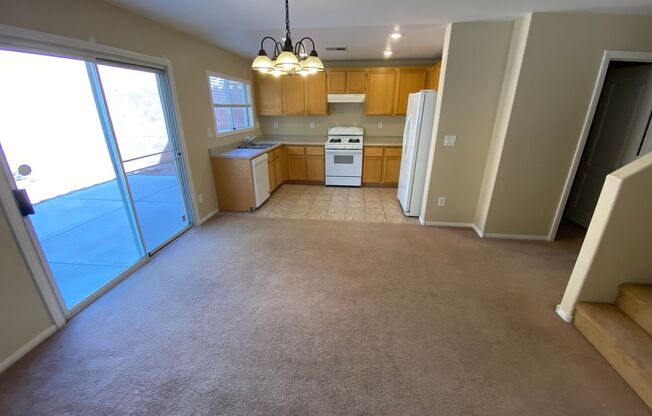 Wonderful 3 bed/2.5 bath home located in Summerlin