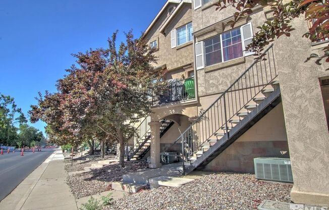 Spacious Reno Townhome