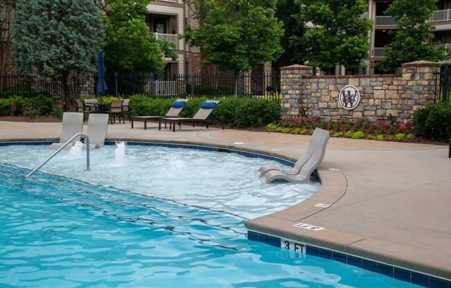 Walton Lakes, Camp Creek Parkway Swimming Pool