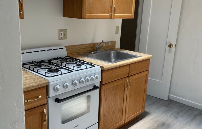 ADAMS AVENUE APARTMENTS