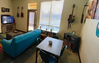 Heart of Campus West -WESTPARK APARTMENT HOMES