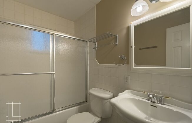 1 bed, 1 bath, $1,250, Unit 91 W. Starr Apt. A