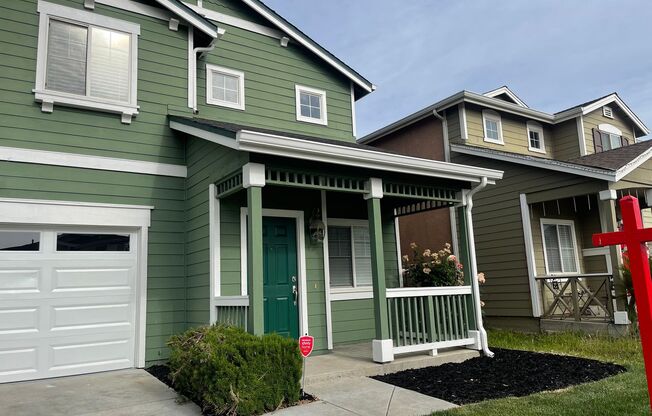 Beautiful 4 Bedroom 3 Bathroom with a pool