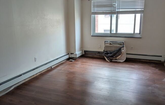 1 bed, 1 bath, 570 sqft, $3,200, Unit 609