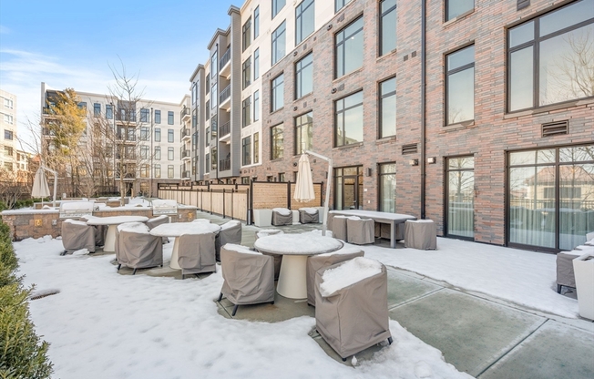 2 beds, 2 baths, 902 sqft, $4,500, Unit 710