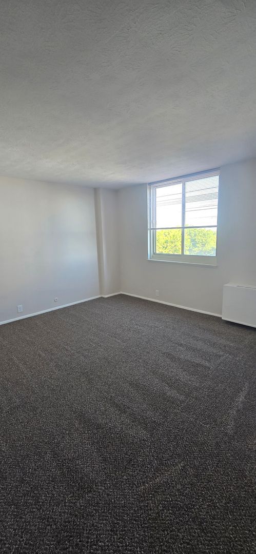 2 beds, 1.5 baths, 1,145 sqft, $1,300, Unit 77-7B2